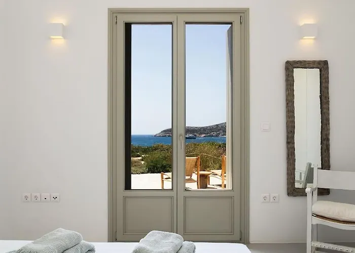 House Of Harmony - Beachfront Holiday home *