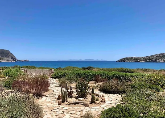 House Of Harmony - Beachfront Holiday home