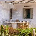 House Of Harmony - Beachfront *