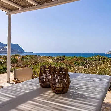 House Of Harmony - Beachfront Feriehus